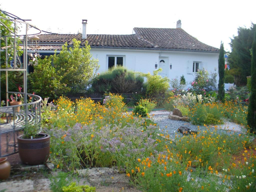Chambre D'Hotes Dyrslot Saint-Denis-de-Pile Εξωτερικό φωτογραφία